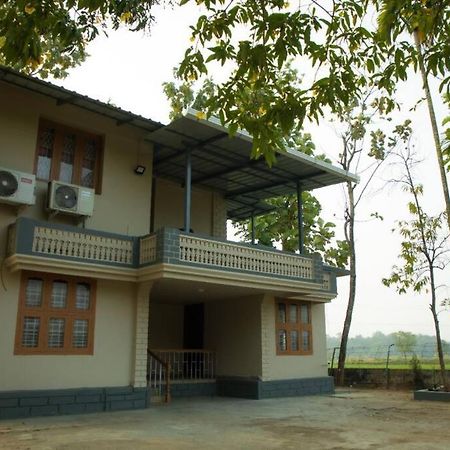 Heal Hive Homestay ปาลักกัด ภายนอก รูปภาพ